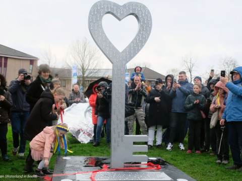 Onthulling ‘Key to the heart’, monument van dankbare Oekraïners aan Waterland