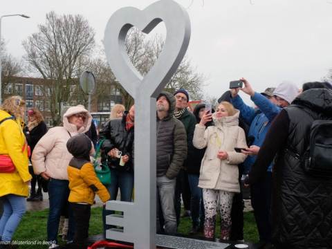 Onthulling ‘Key to the heart’, monument van dankbare Oekraïners aan Waterland