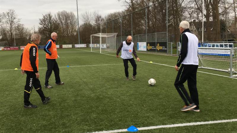 Walking Football voor ouderen in Monnickendam