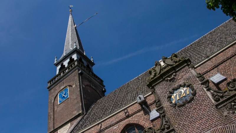Kerkgemeente draagt Broeker kerk over aan stichting