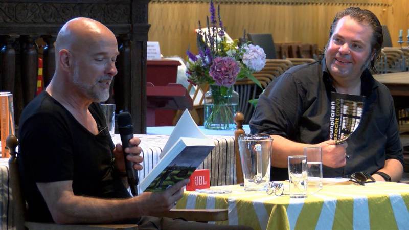 Literair café in Broek met Frank Evenblij en Rob Kamphues