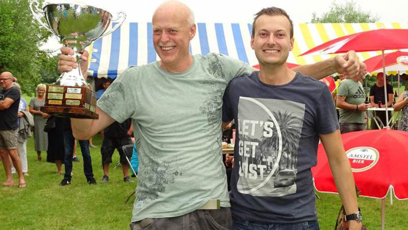Klaas en Auke Teerhuis winnaars palingrookwedstrijd