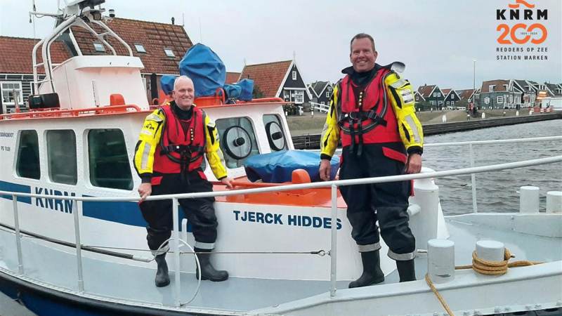 Sijmon Zondervan en Mathijs Boes nemen afscheid als schipper bij KNRM station Marken
