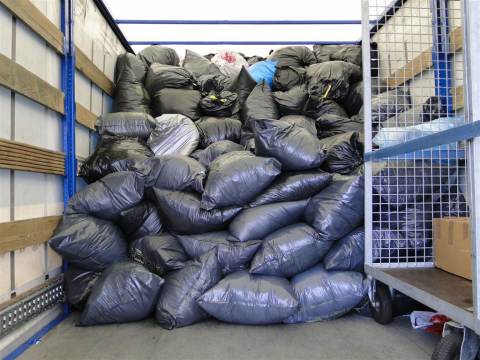 Marken doneert bijna vijf ton aan kleding voor actie ‘Mensen in Nood’