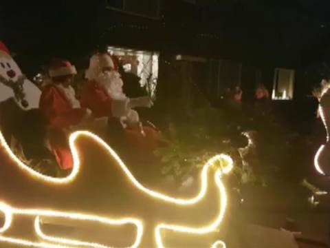 Kerstman bezorgt samen met zijn vrouw weer kado’s op Marken