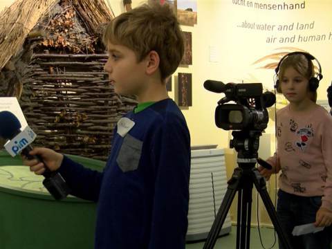 Kinderen genieten van workshop televisie maken in De Speeltoren