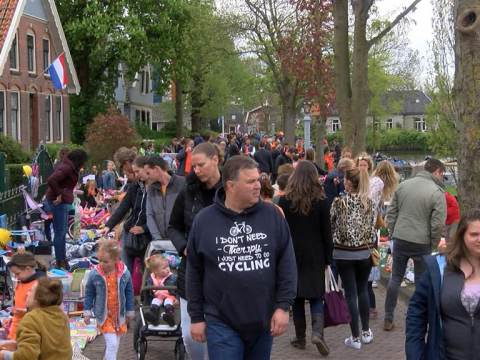 PIM liep rondje over vrijmarkt in Broek in Waterland