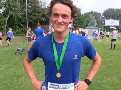 Diederick Calkoen winnaar Waterland halve marathon