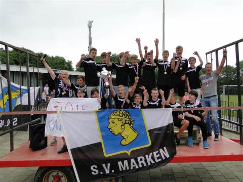 S.V. Marken JO15 wint de KNVB beker!