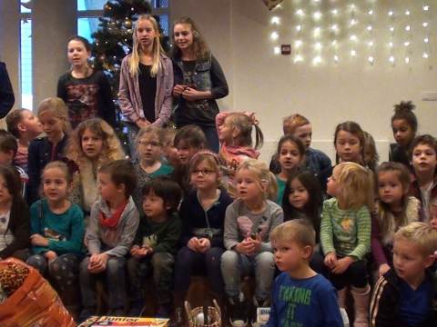 Gouwzeeschool helpt Bolder met Kerstpakkettenactie