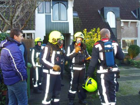 Brandweer uitgerukt voor gaslek aan Rielant in Monnickendam