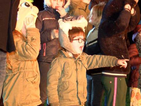 Veel kinderen bij Kerstboomverbranding in Broek in Waterland