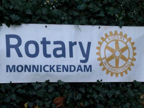 Rotaryclub Monnickendam start Sterren Stralen actie: een stoel voor een stoel