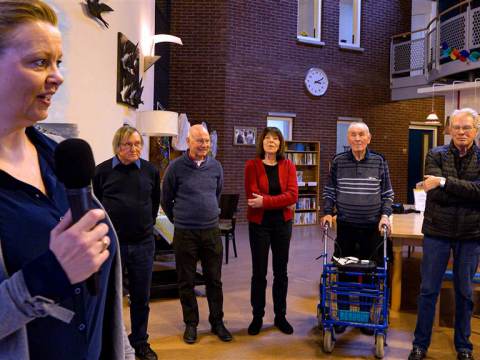 Rotary Monnickendam schenkt 8 rolstoelen aan Evean Swaensborch
