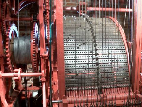 Het carillon van de Speeltoren kan weer 50 jaar mee