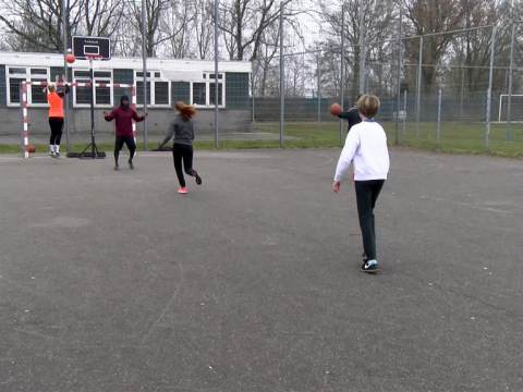Buiten Sport & Spel Spektakel voor jeugd van 12 t/m 17 jaar