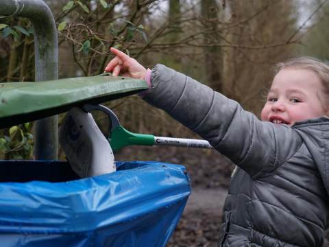 Inwoners Waterland krijgen eigen cleanup-pakket voor grote schoonmaak