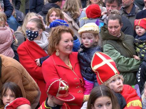 Sinterklaas per motor aangekomen in Broek in Waterland