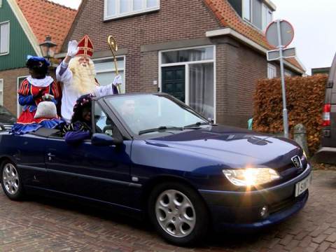 Sinterklaas zonder boot aangekomen in Ilpendam