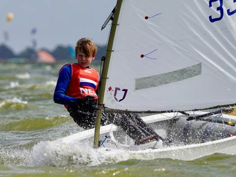 Niels 3e tijdens internationale 'Dutch Youth Regatta'