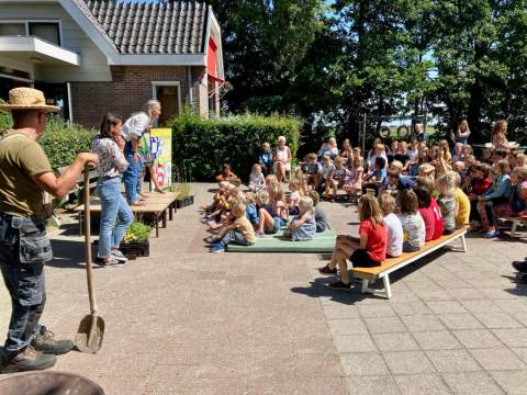 Basisschool de Overhaal in Zuiderwoude start met aanleg Torteltuin