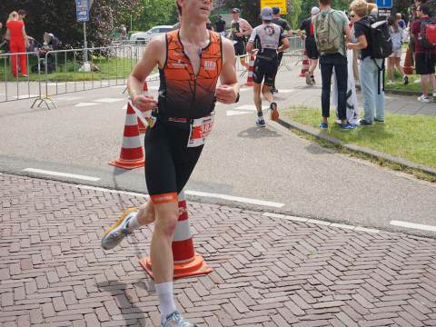Ywan Blijleven voltooit 'Ironman West-Friesland' binnen zes uur