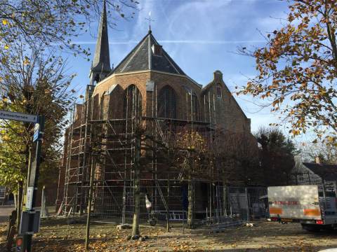 Restauratie buitengevel Broeker Kerk afgerond