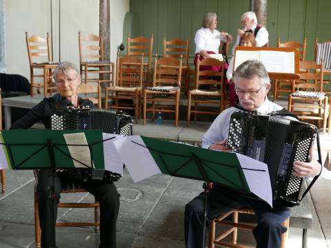 Uitverkocht Voorjaarsconcert gemengd koor Broek in Waterland